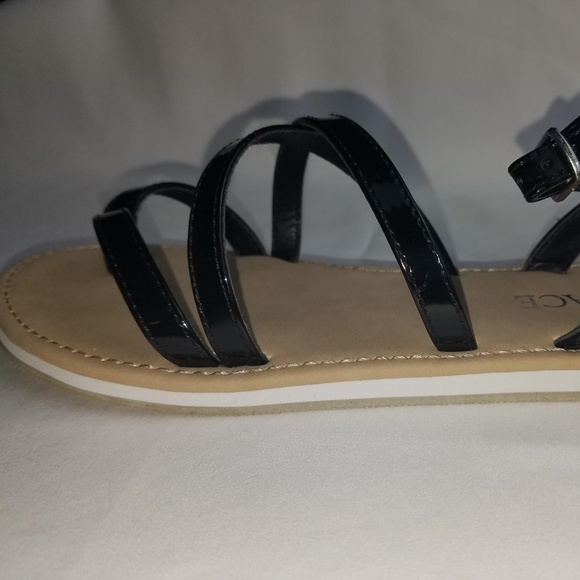 Children's Place Girl's Black Strappy Sandals - Picture 4 of 6